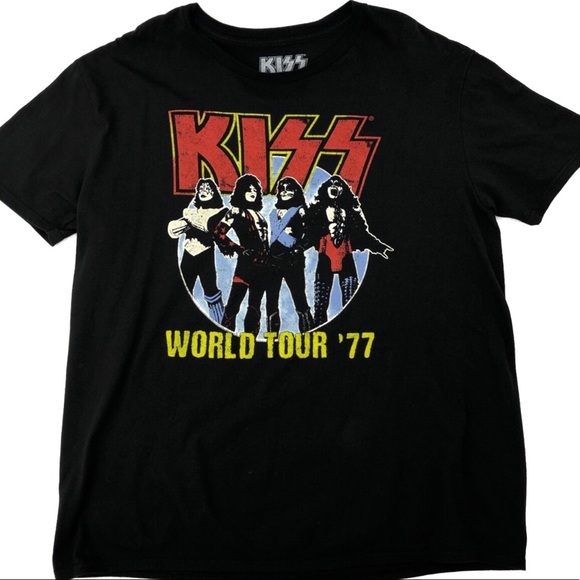 Black kiss shirt Clearance
